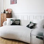 Bright Apartment With View And Comfort